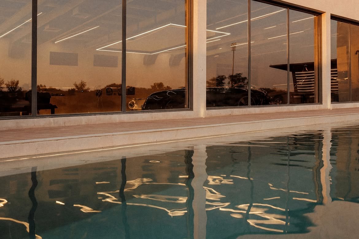 The floor seen across the pool